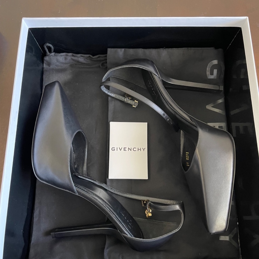 Givenchy Size 8.5 (39.5) G-Lock Pointed Toe Platf… - image 7